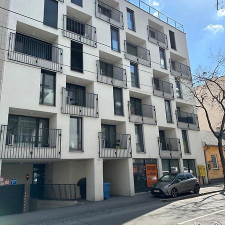 Mickey Apartment Old Town Bratislava Bagian luar foto