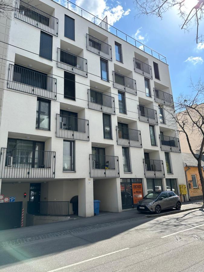 Mickey Apartment Old Town Bratislava Bagian luar foto